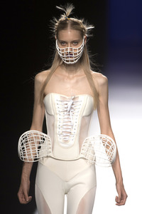 Maya Hansen Fashion Show auf der Mercedes-Benz Fashion Week Madrid SS17