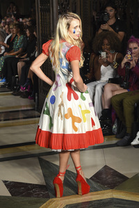 Pam Hogg Fashion Show auf der London Fashion Week SS17