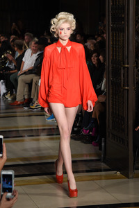Pam Hogg Fashion Show auf der London Fashion Week SS17