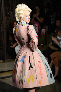 Pam Hogg Fashion Show auf der London Fashion Week SS17