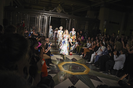 Pam Hogg Fashion Show auf der London Fashion Week SS17