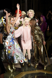 Pam Hogg Fashion Show auf der London Fashion Week SS17