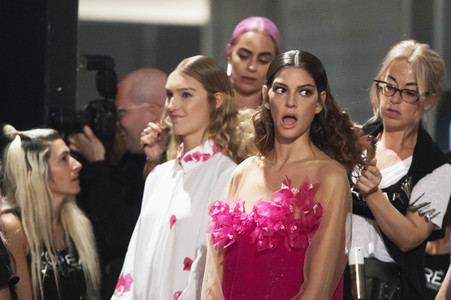 Backstage auf der Mercedes-Benz Fashion Week Madrid SS17