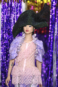 Ryan Lo Fashion Show auf der London Fashion Week SS17
