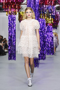 Ryan Lo Fashion Show auf der London Fashion Week SS17