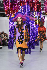 Ryan Lo Fashion Show auf der London Fashion Week SS17