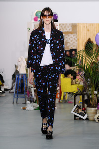 Ashley Williams Fashion Show auf der London Fashion Week SS17