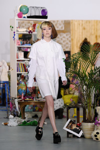 Ashley Williams Fashion Show auf der London Fashion Week SS17