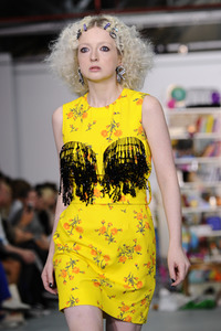 Ashley Williams Fashion Show auf der London Fashion Week SS17