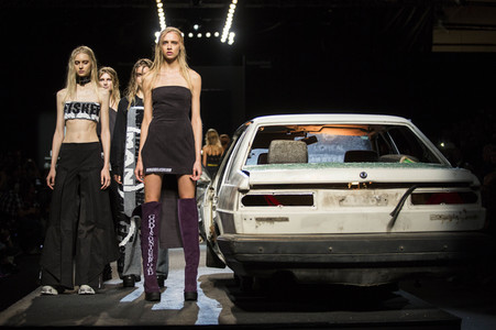 Maria ke Fisherman Fashion Show auf der Mercedes-Benz Fashion Week Madrid SS17