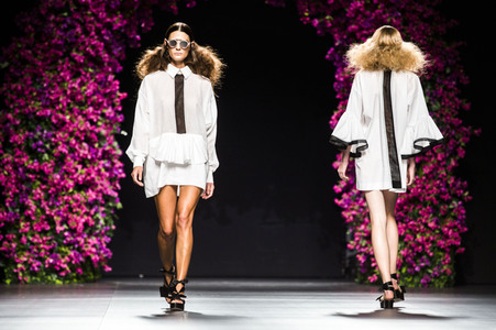 Juana Martin Fashion Show auf der Mercedes-Benz Fashion Week Madrid SS17