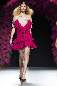 Juana Martin Fashion Show auf der Mercedes-Benz Fashion Week Madrid SS17