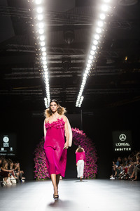 Juana Martin Fashion Show auf der Mercedes-Benz Fashion Week Madrid SS17