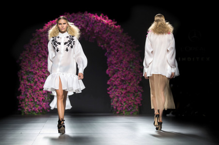 Juana Martin Fashion Show auf der Mercedes-Benz Fashion Week Madrid SS17