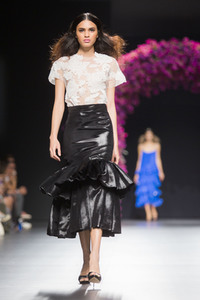 Juana Martin Fashion Show auf der Mercedes-Benz Fashion Week Madrid SS17