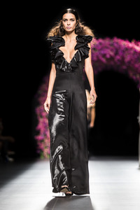 Juana Martin Fashion Show auf der Mercedes-Benz Fashion Week Madrid SS17
