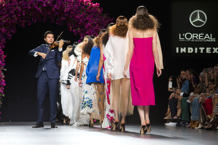 Juana Martin Fashion Show auf der Mercedes-Benz Fashion Week Madrid SS17