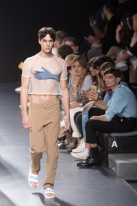 Nouman Fashion Show auf der Mercedes-Benz Fashion Week Madrid SS17