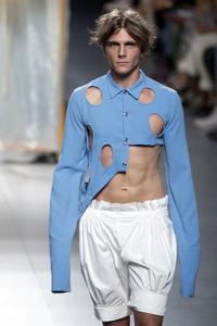 Nouman Fashion Show auf der Mercedes-Benz Fashion Week Madrid SS17