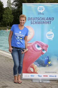 Charity-Event 'Deutschland schwimmt' in Hamburg