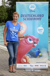 Charity-Event 'Deutschland schwimmt' in Hamburg