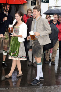 FC Bayern Team auf dem Oktoberfest in München