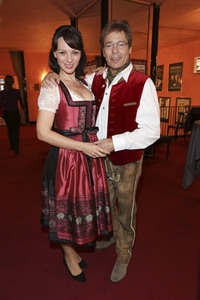 Theaterpremiere 'Glücklich die Glücklichen' in München
