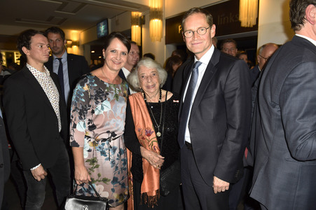 Weltpremiere von 'The One Grand Show' in Berlin