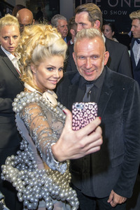 Weltpremiere von 'The One Grand Show' in Berlin