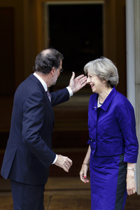 Mariano Rajoy empfängt Theresa May in Madrid