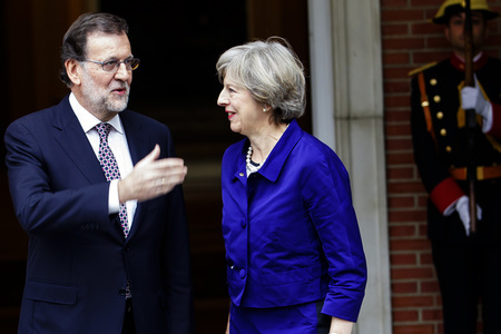 Mariano Rajoy empfängt Theresa May in Madrid