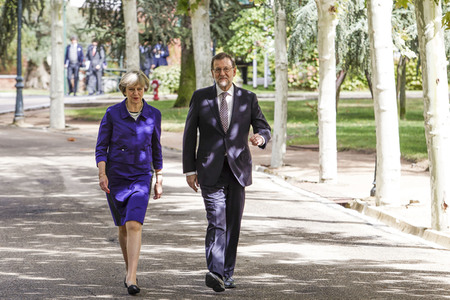 Mariano Rajoy empfängt Theresa May in Madrid