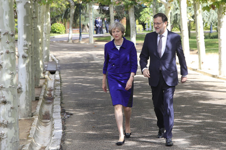 Mariano Rajoy empfängt Theresa May in Madrid