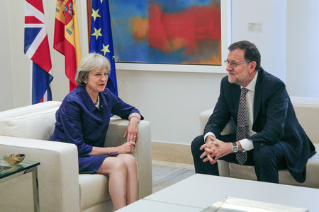Mariano Rajoy empfängt Theresa May in Madrid