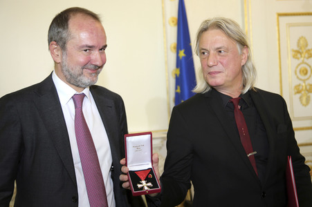 Österreichisches Ehrenkreuzes für Harald Sicheritz in Wien