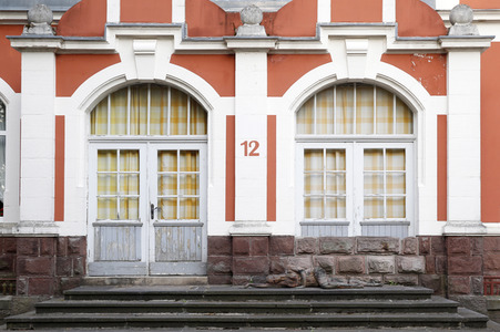 DOOR ART: Bahnhofstür / Railway Station Door Bodypainting