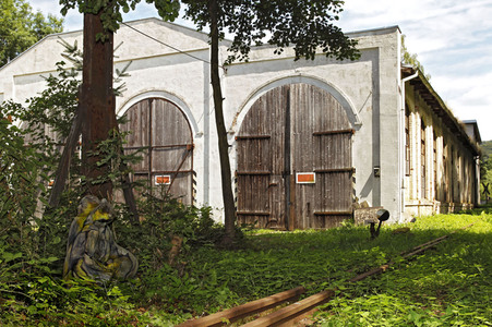 DOOR ART: Lokschuppen Tore / Locomotive Shed Gates Bodypainting
