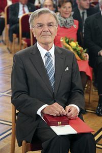 Goldenes Ehrenkreuz für Milan Turkovic in Wien