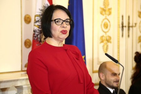 Verleihung des Ehrenkreuzes an Karl Merkatz in Wien