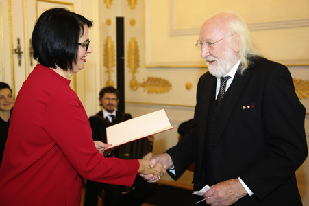 Verleihung des Ehrenkreuzes an Karl Merkatz in Wien