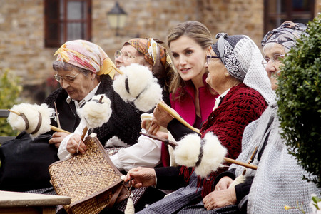 Felipe und Letizia besuchen die Region Los Oscos