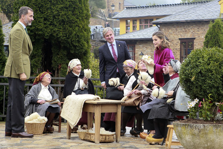 Felipe und Letizia besuchen die Region Los Oscos