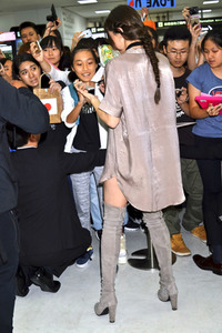 Ankunft von Hailee Steinfeld in Narita