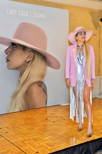 Lady Gaga Pressekonferenz in Tokio