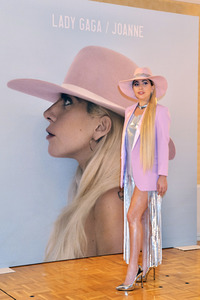 Lady Gaga Pressekonferenz in Tokio