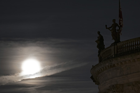 Super-Vollmond über Berlin