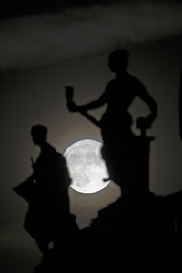 Super-Vollmond über Berlin