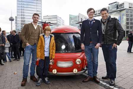 Filmpremiere 'Robbi, Tobbi und das Fliewatüüt' in Köln