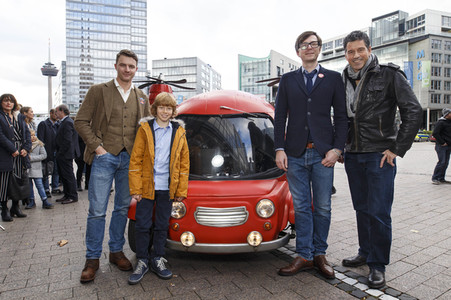 Filmpremiere 'Robbi, Tobbi und das Fliewatüüt' in Köln