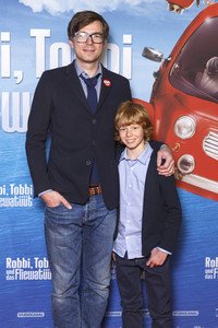 Filmpremiere 'Robbi, Tobbi und das Fliewatüüt' in Köln
